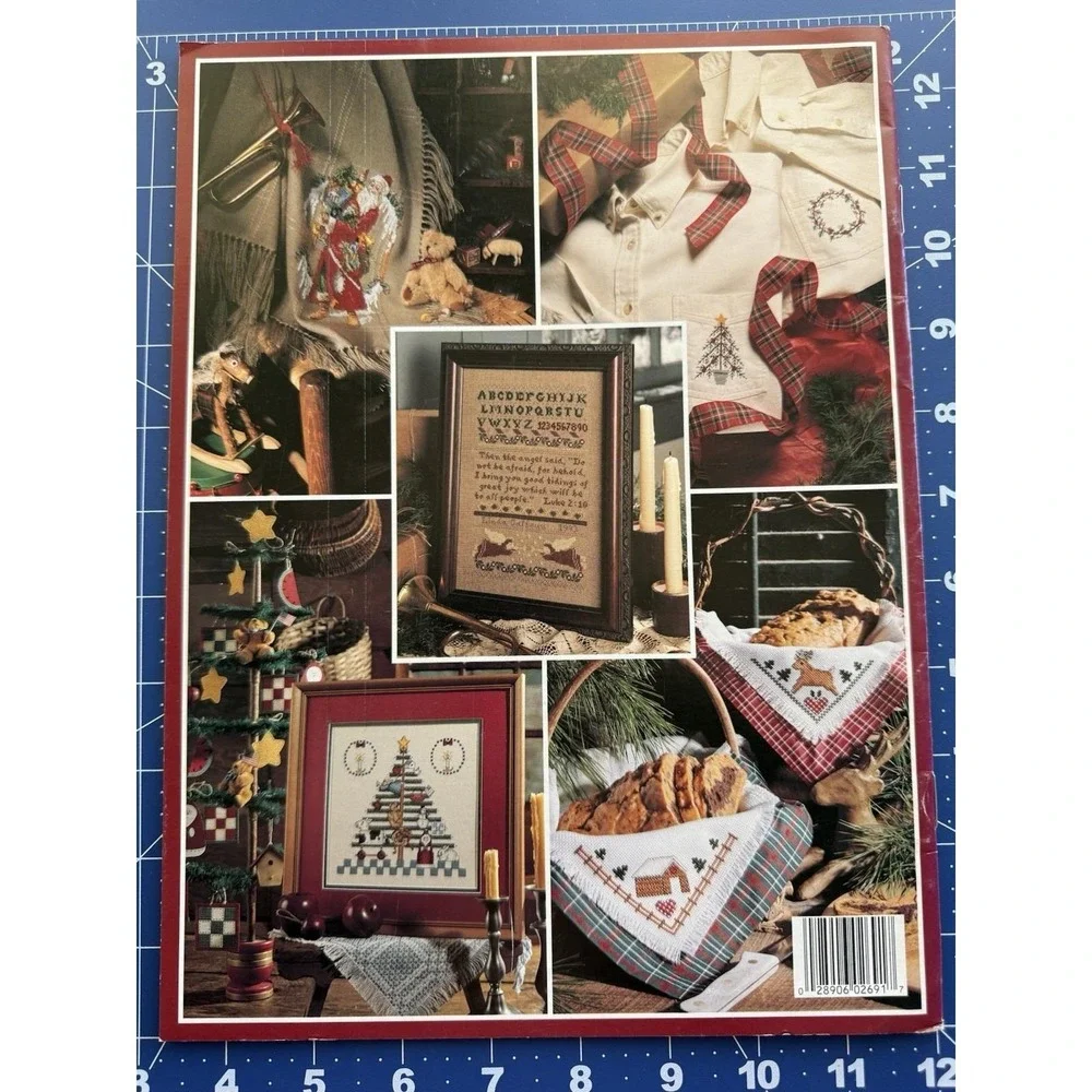 Merry Christmas Collection 1995 Leisure Arts 2691 Cross‎ Stitch Pattern Booklet